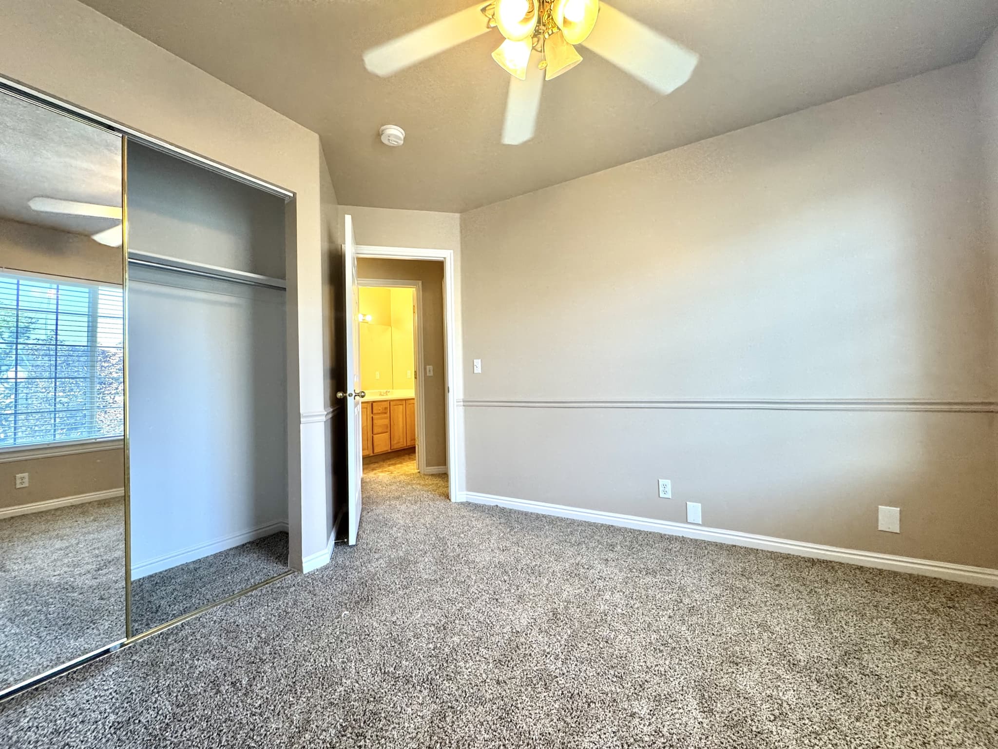 Sandy Townhome: 723 E Sandy Point Dr
