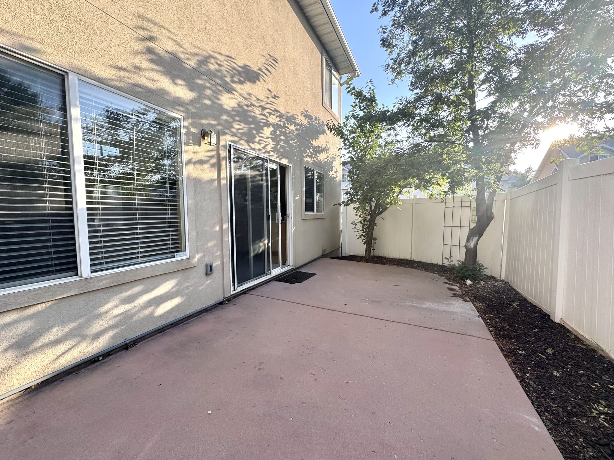 Sandy Townhome: 723 E Sandy Point Dr