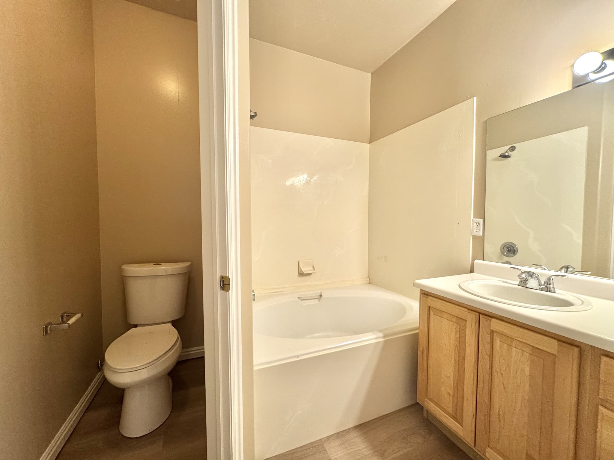 Sandy Townhome: 723 E Sandy Point Dr