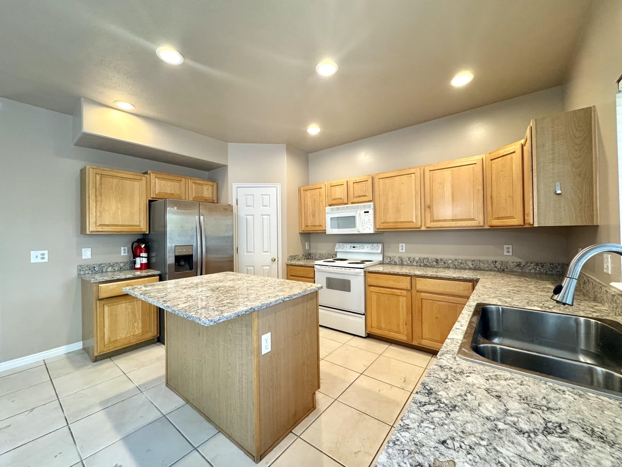 Sandy Townhome: 723 E Sandy Point Dr