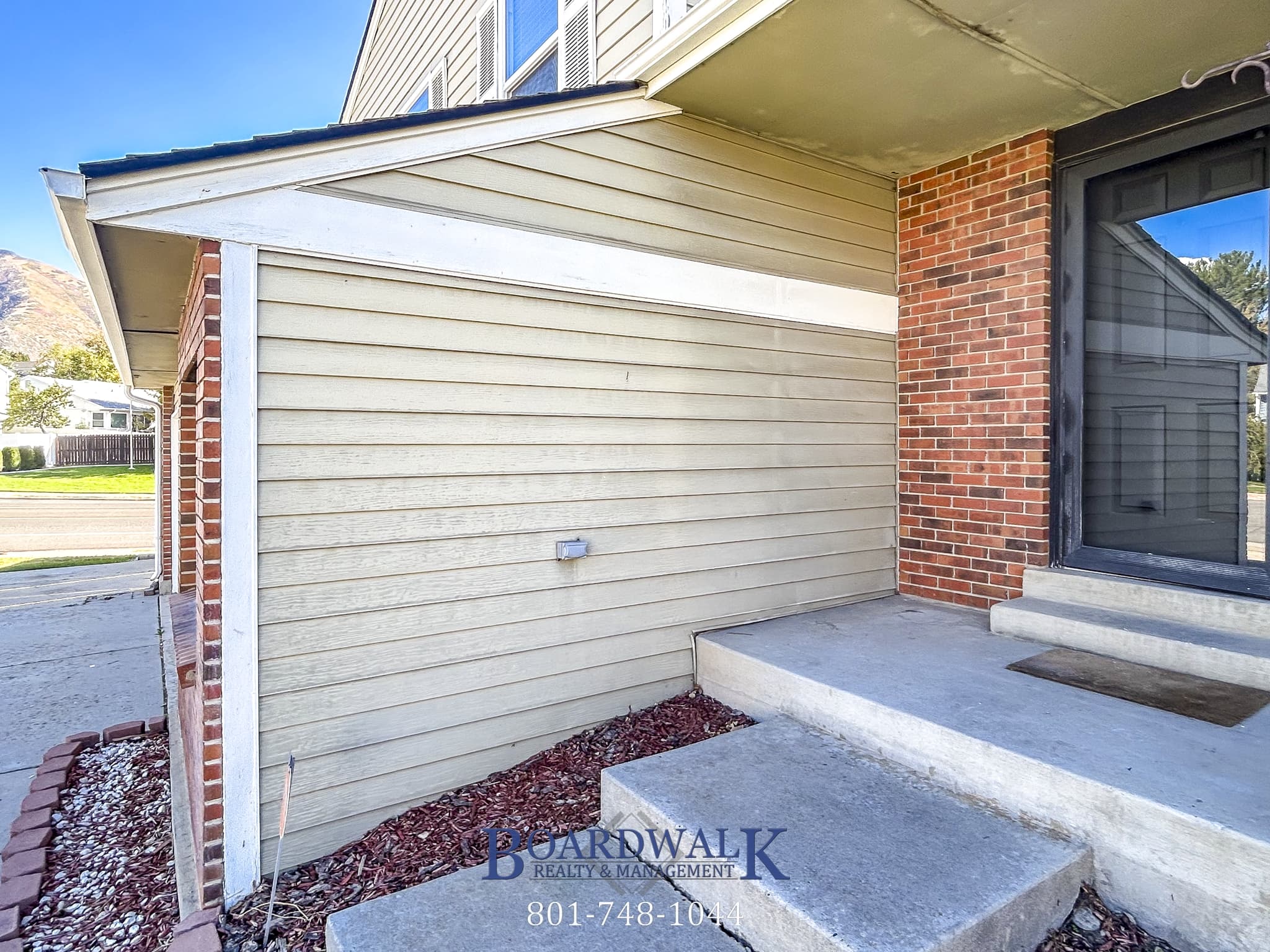 Sandy House: 1252 E Cedar Ridge Rd