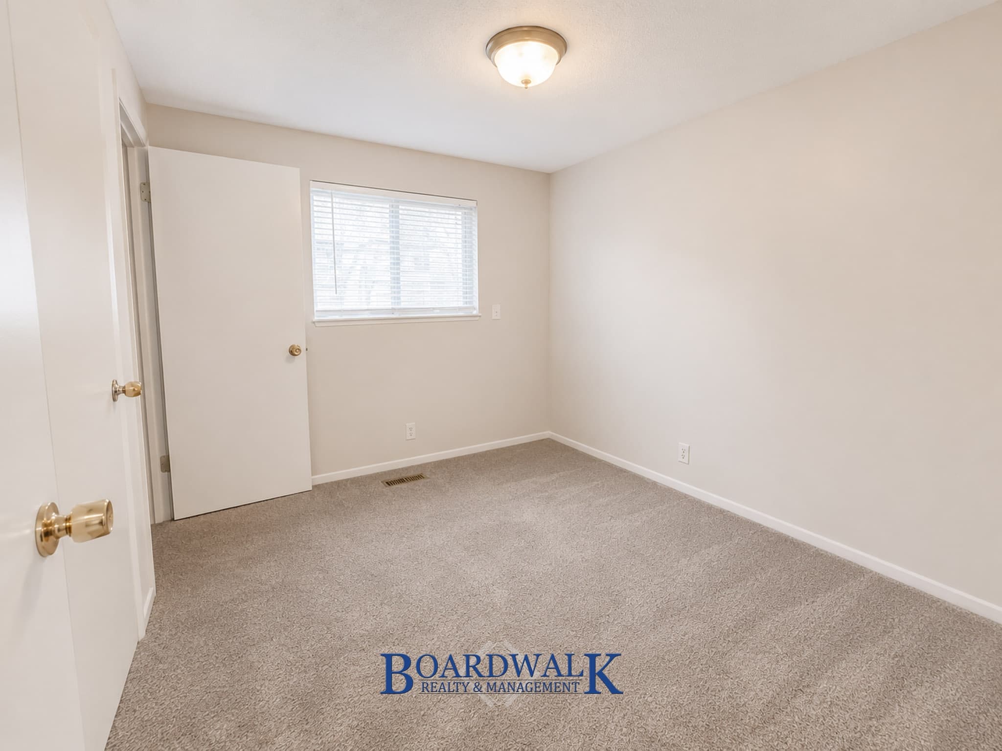 Sandy Apartment: 235 E Julie Anna Dr