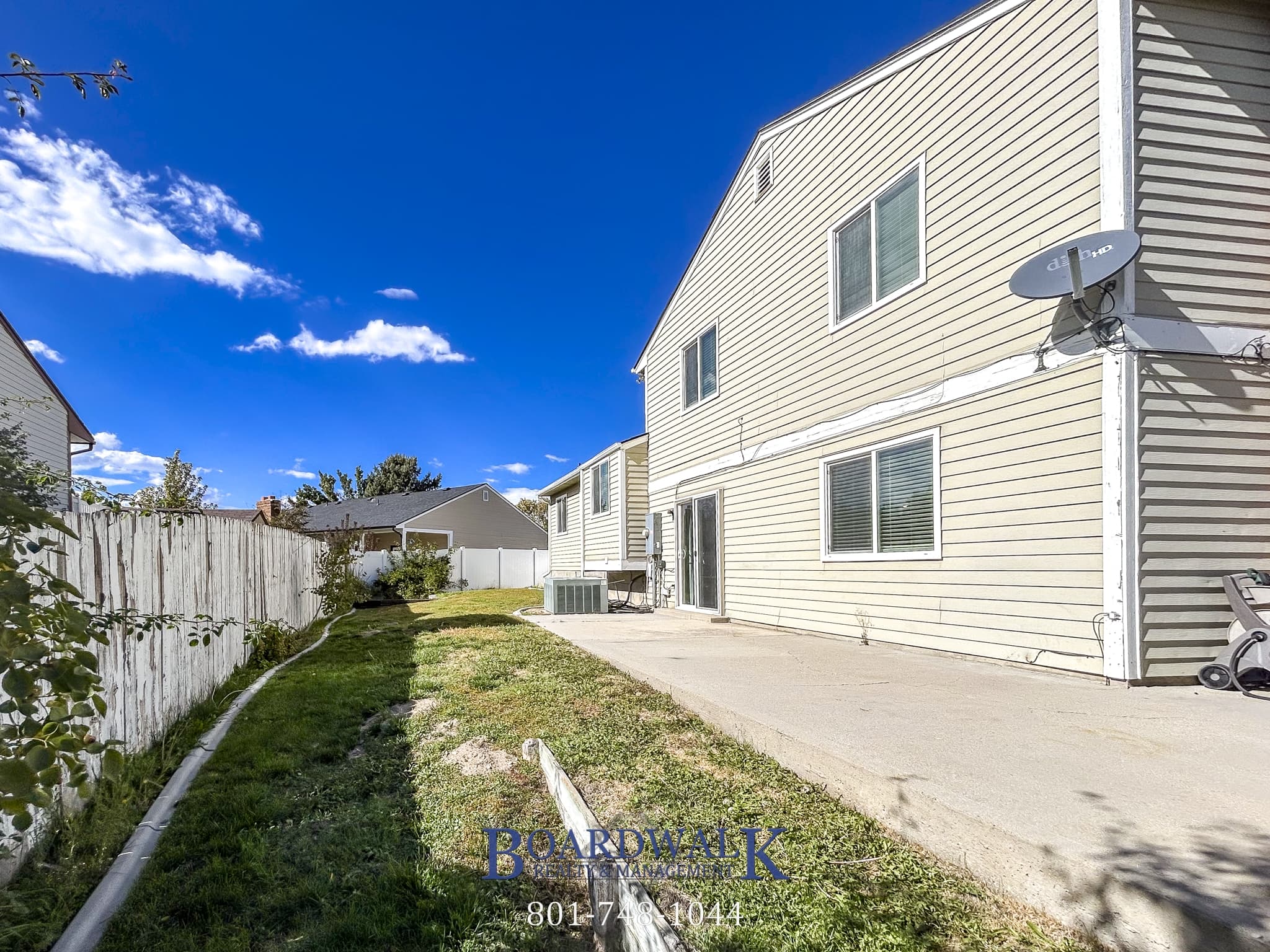Sandy House: 1252 E Cedar Ridge Rd