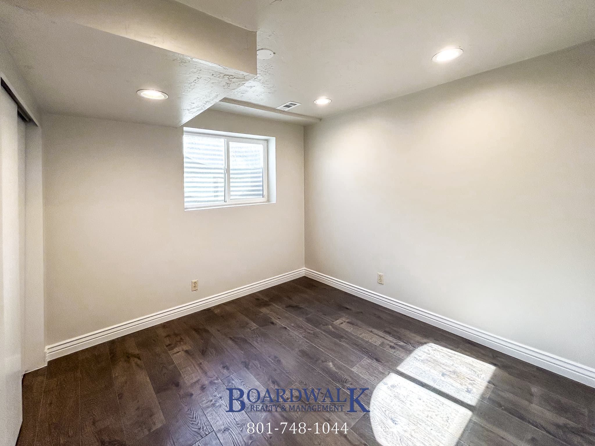 Sandy House: 1252 E Cedar Ridge Rd