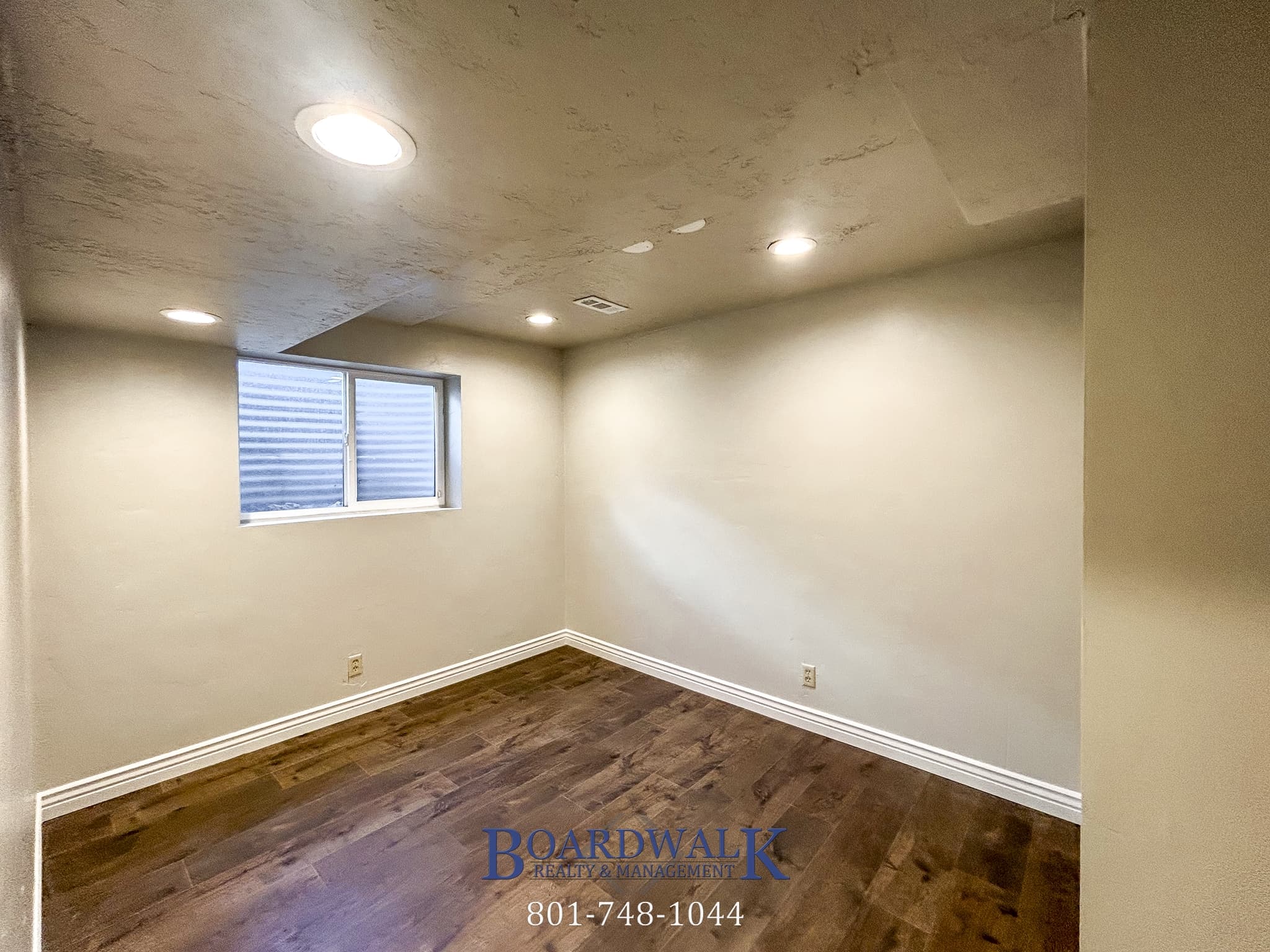 Sandy House: 1252 E Cedar Ridge Rd
