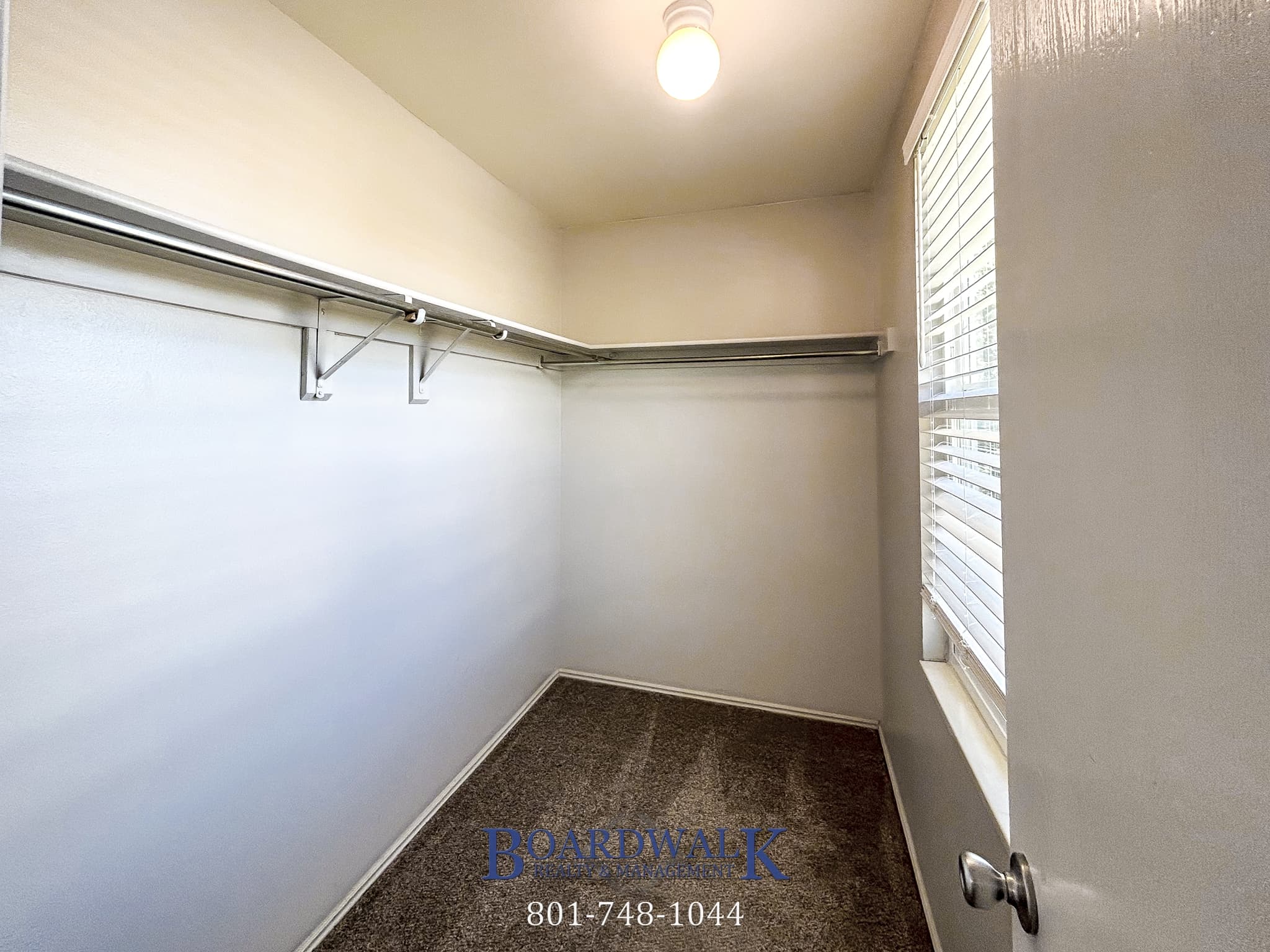 Sandy House: 1252 E Cedar Ridge Rd