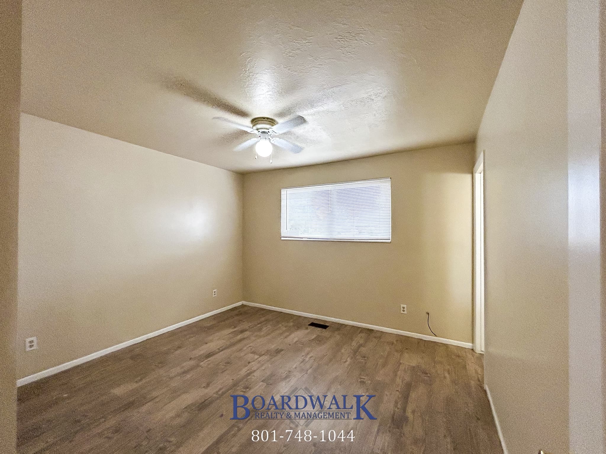 Riverton House: 2106 W Western Charm Dr