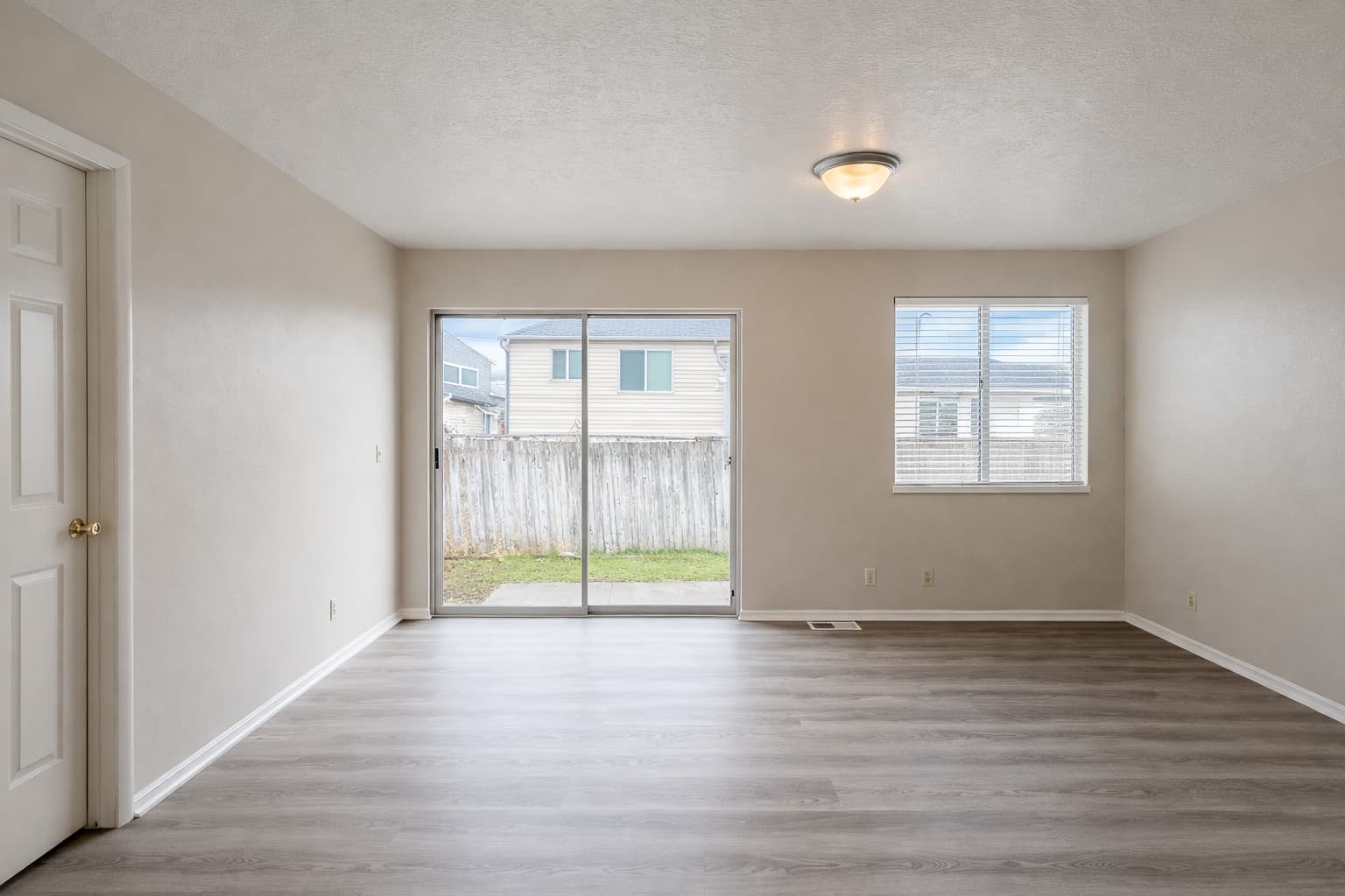 Salt Lake City House: 318 E Park Creeke Ln