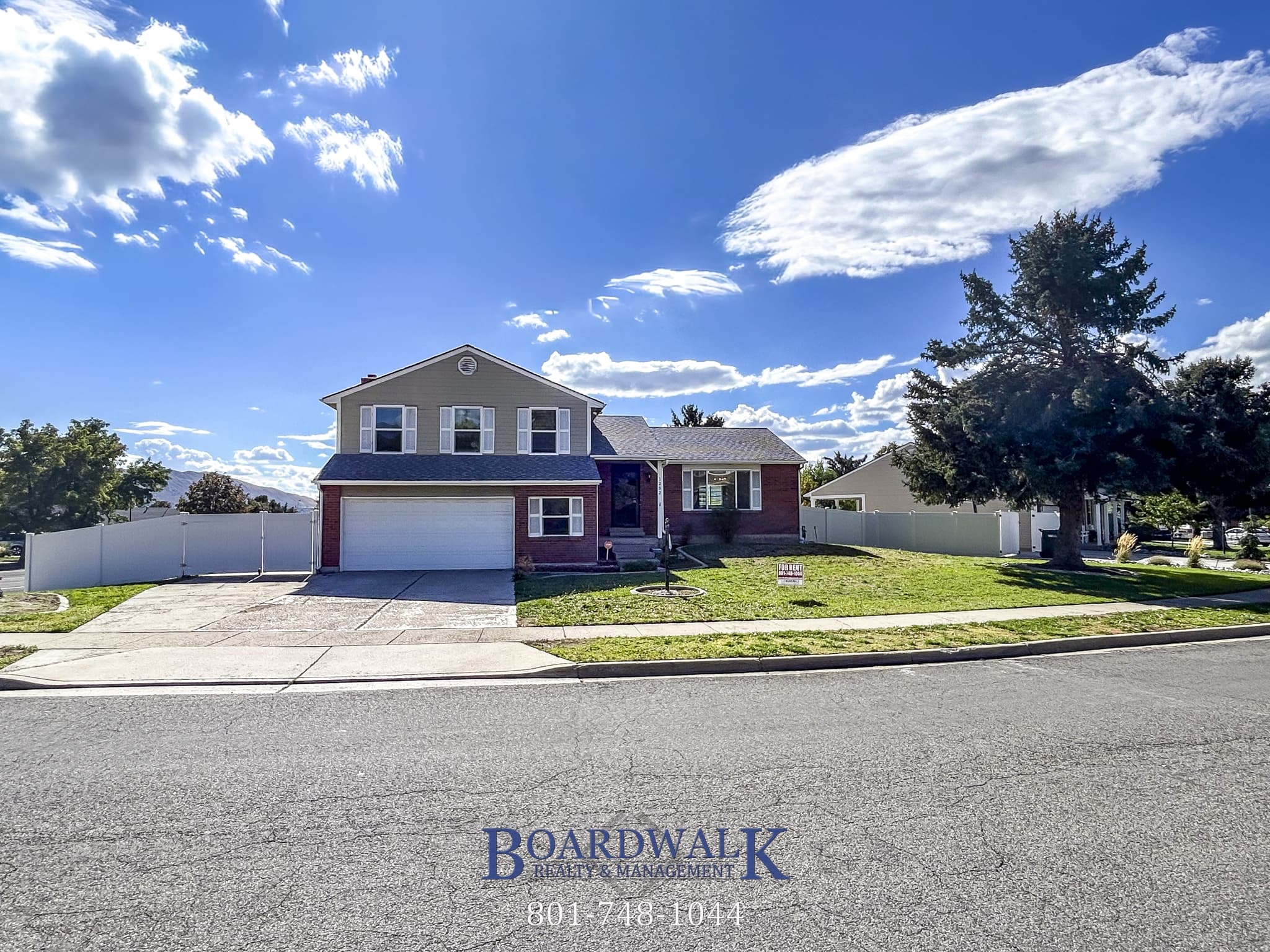 Sandy House: 1252 E Cedar Ridge Rd