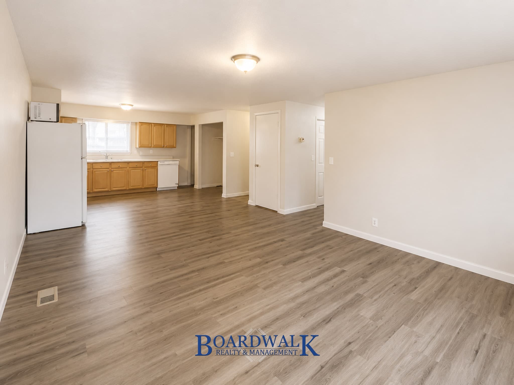 Sandy Apartment: 235 E Julie Anna Dr