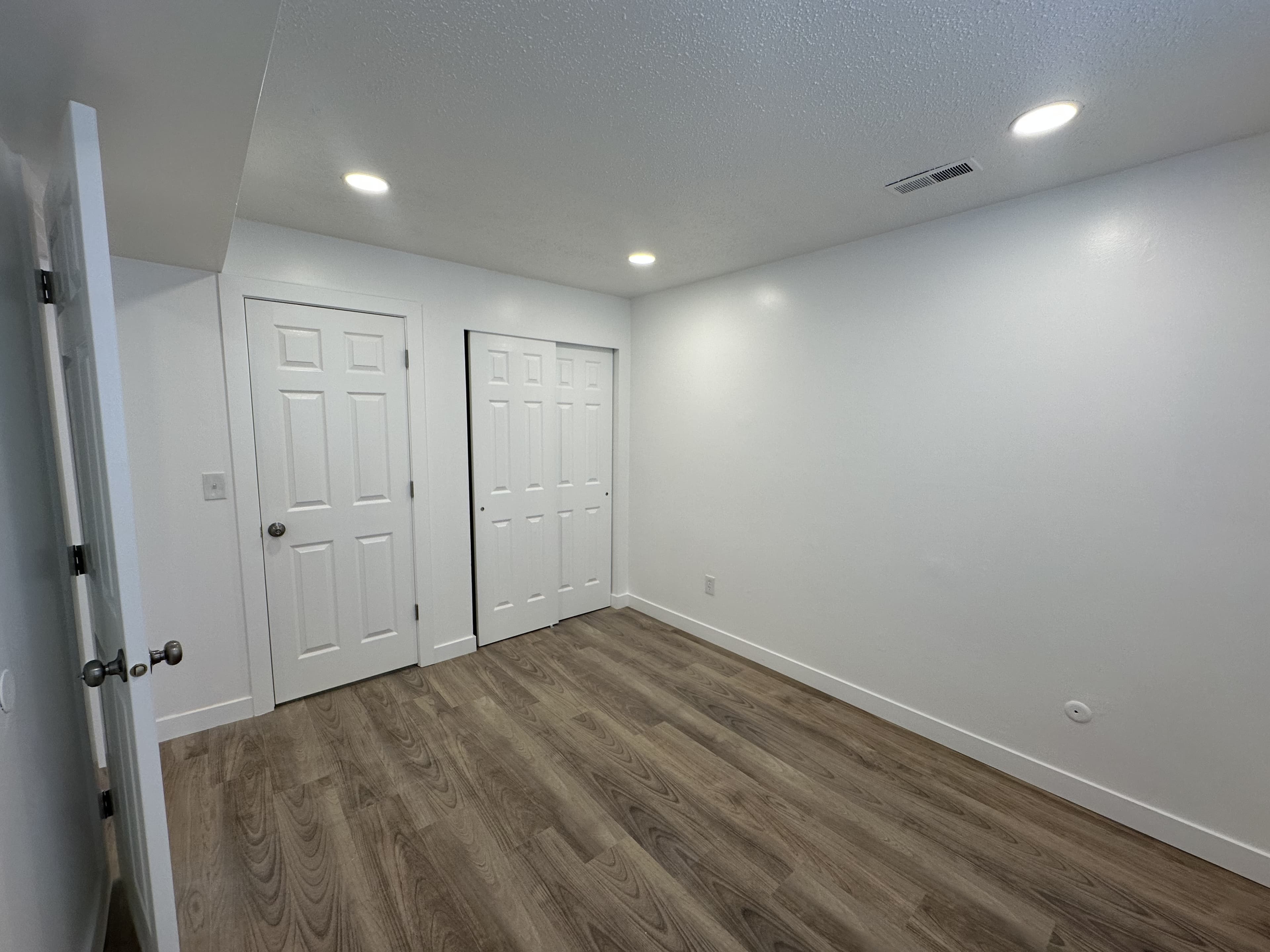Roy Apartment: 2350 W 6000 S