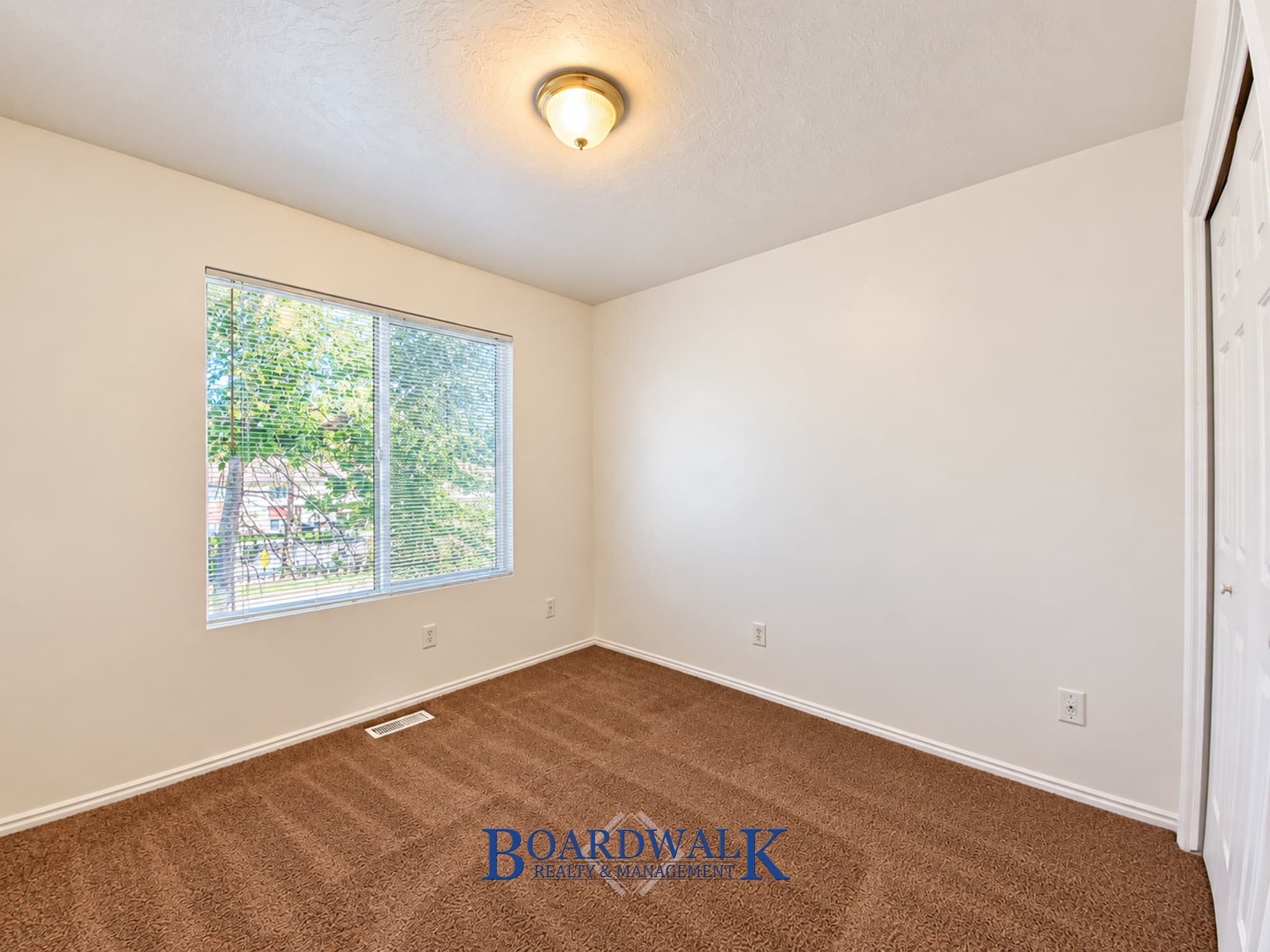 Salt Lake City Condo: 582 N Redwood Rd