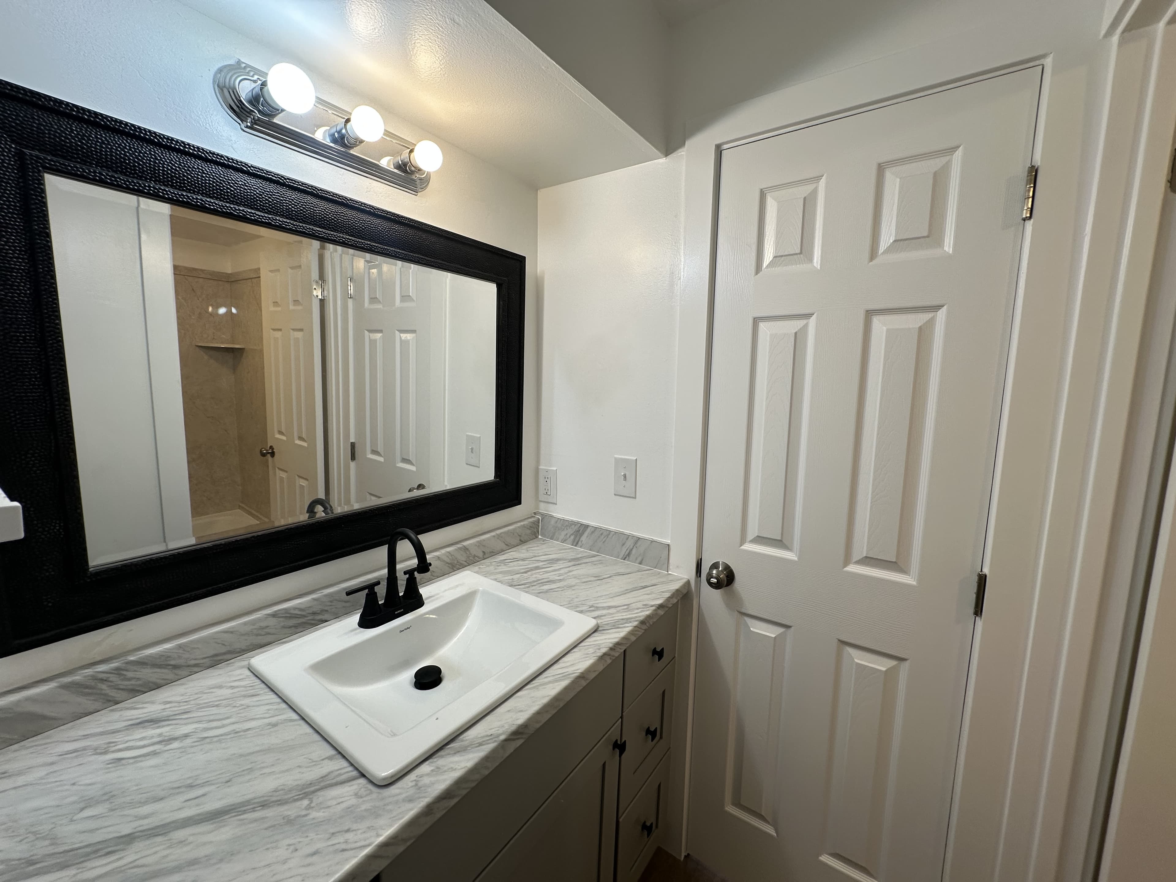 Roy Apartment: 2350 W 6000 S