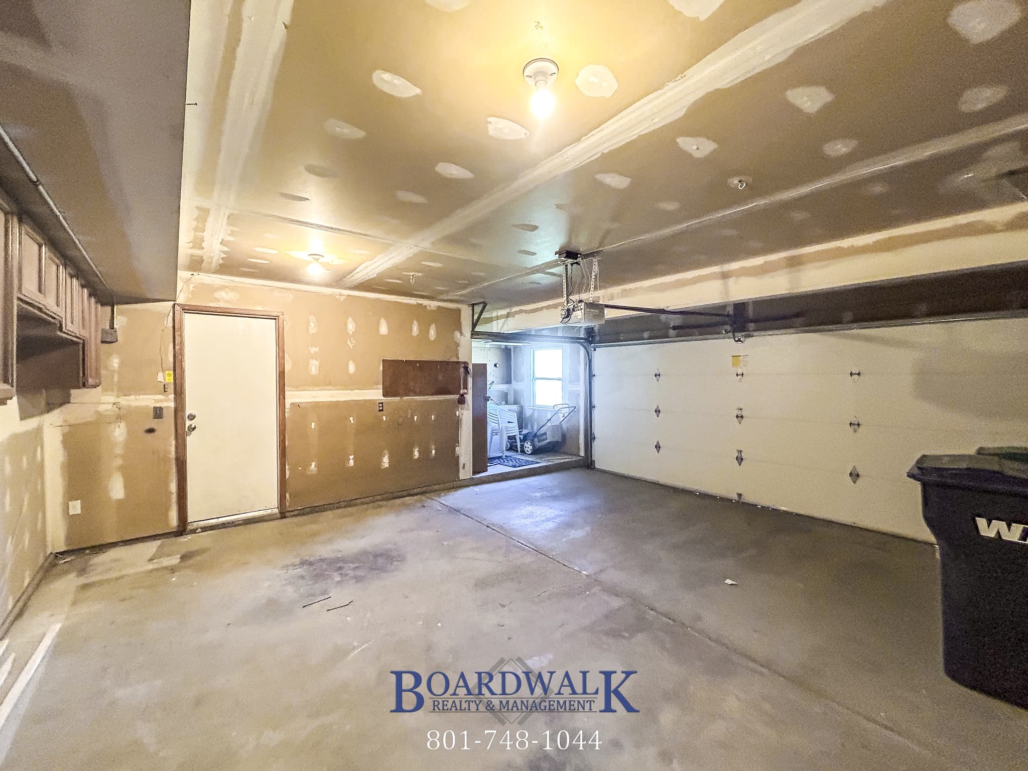 Sandy House: 1252 E Cedar Ridge Rd