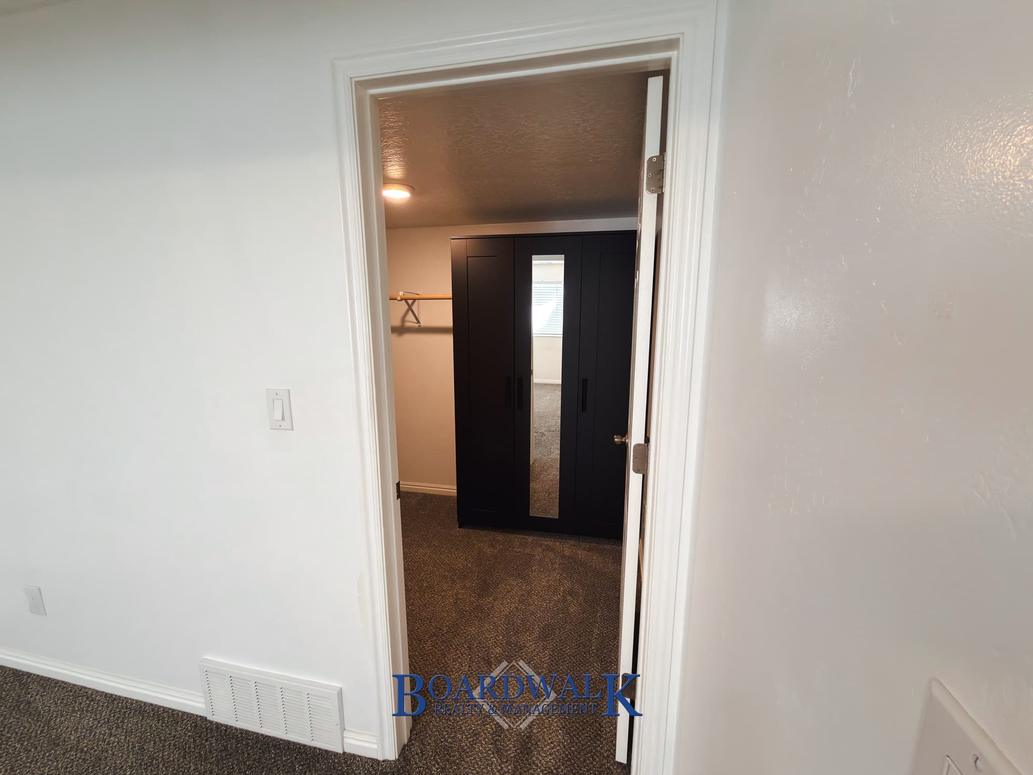 Riverton In-Law/Basement: 3068 W Elmwood Dr