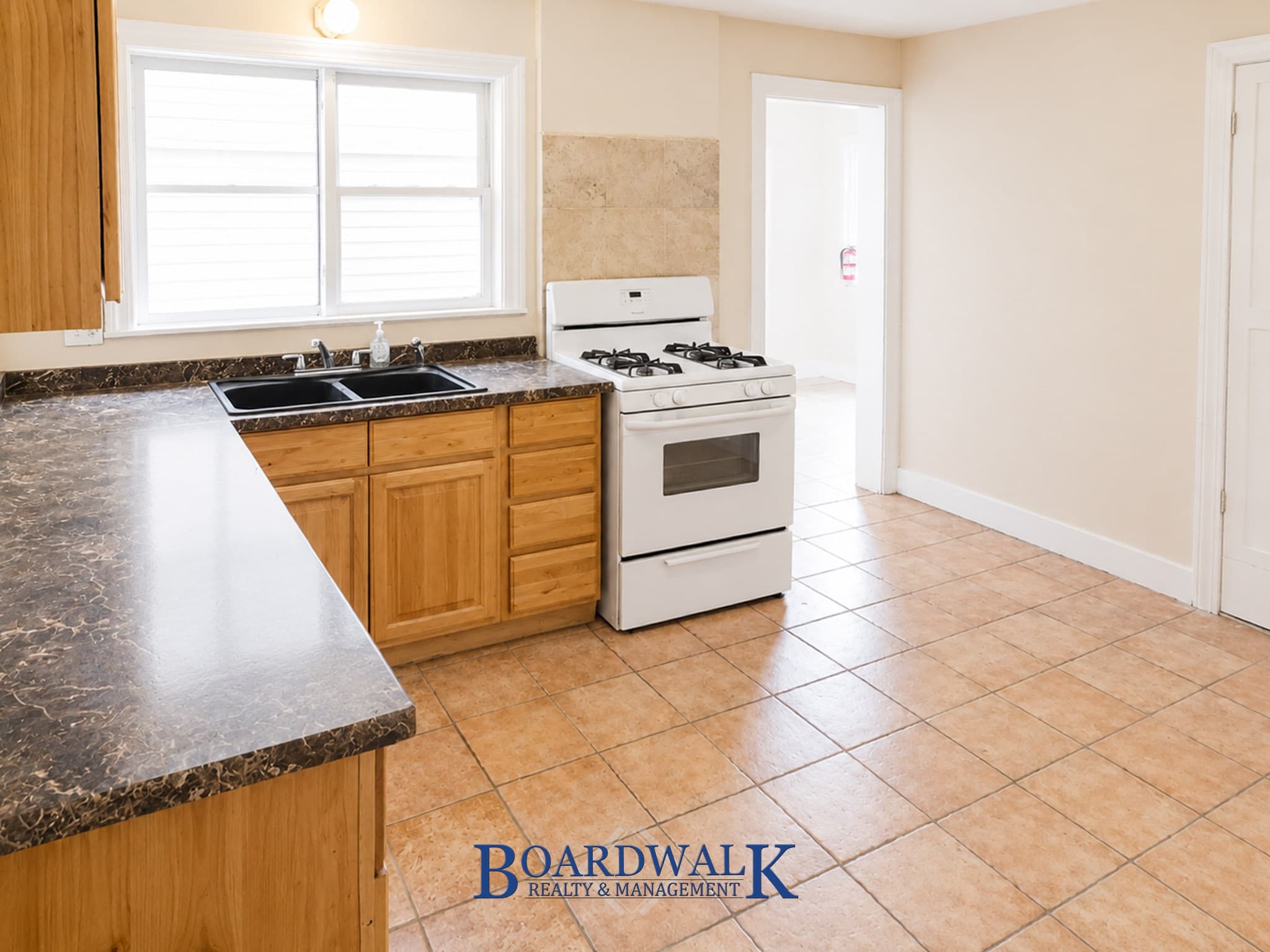 Midvale House: 35 E 7800 S