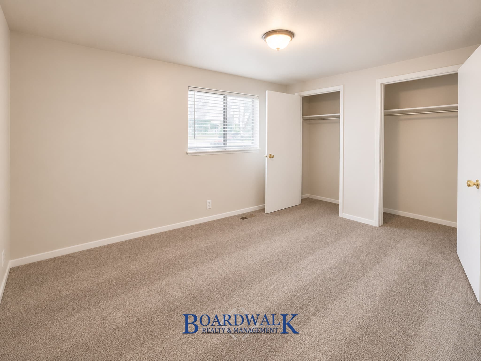Sandy Apartment: 235 E Julie Anna Dr