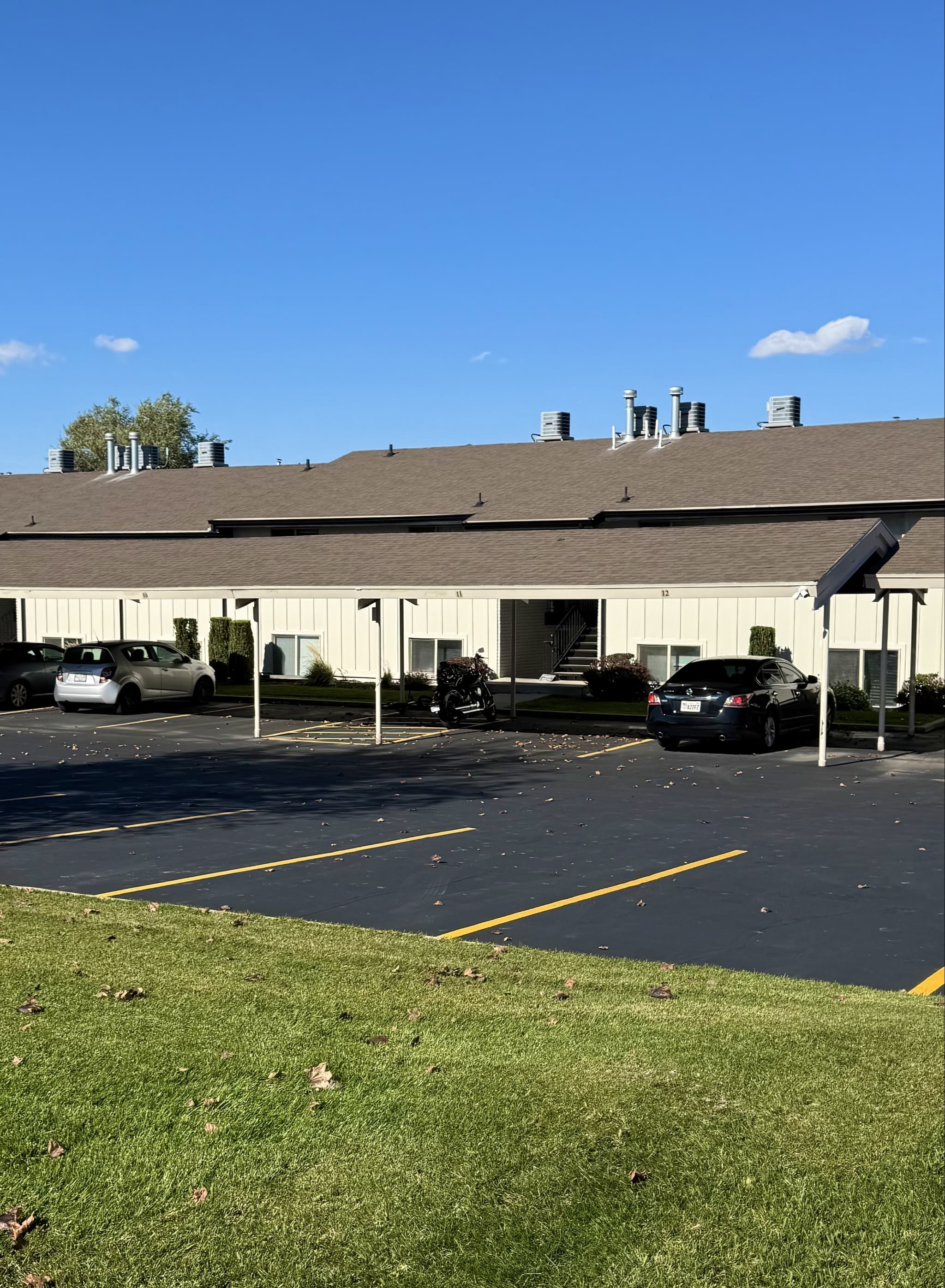 Murray Apartment: 76 W Lester Ave