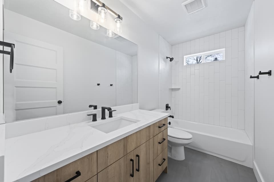 Brigham City Townhome: 2218 S 635 W