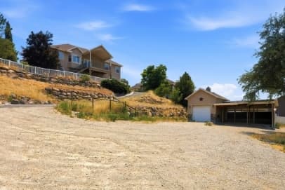 Draper House: 722 W Webb Rd