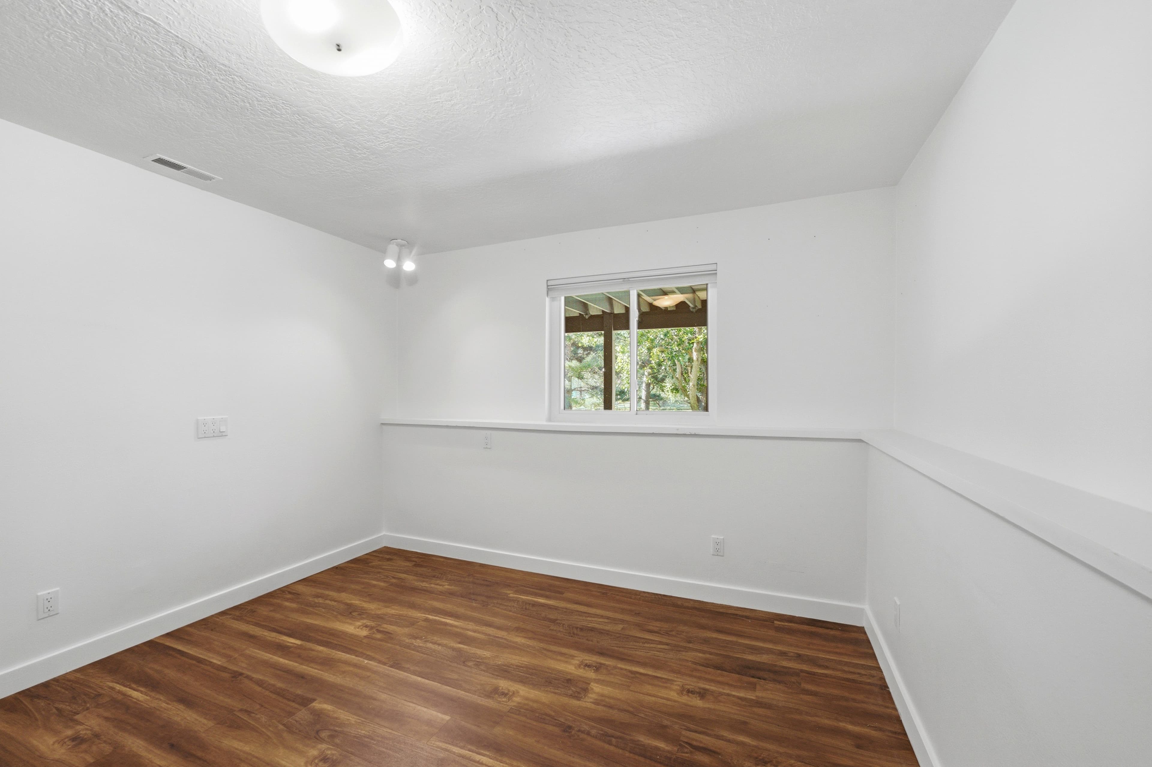 Midway House: 12 E 500 S