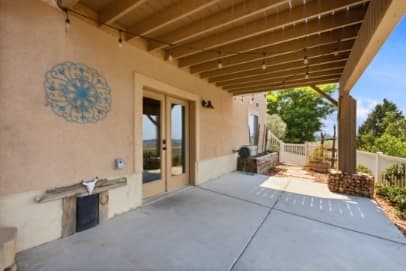 Draper House: 722 W Webb Rd