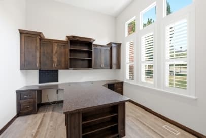 Draper House: 722 W Webb Rd