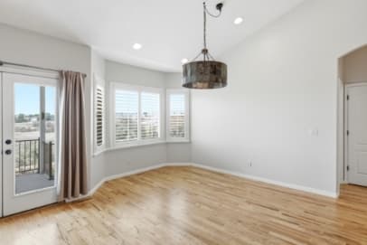 Draper House: 722 W Webb Rd