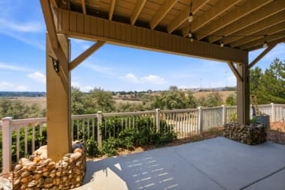 Draper House: 722 W Webb Rd