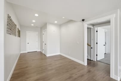Draper House: 722 W Webb Rd