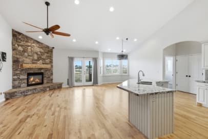 Draper House: 722 W Webb Rd