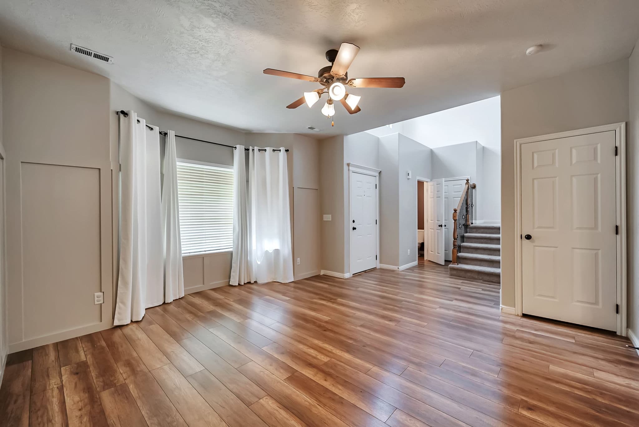 Riverton Townhome: 2409 W Adelaide Dr