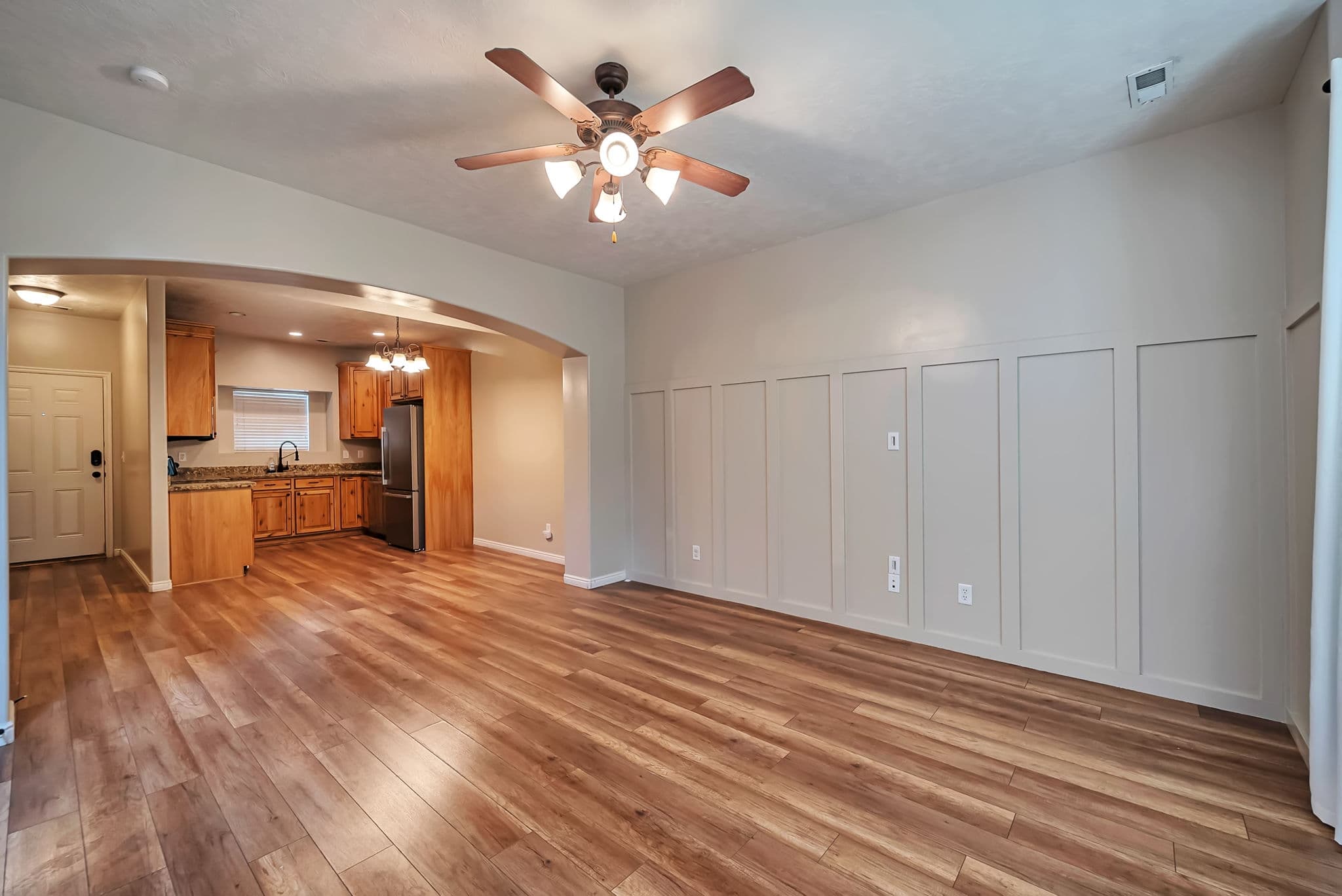 Riverton Townhome: 2409 W Adelaide Dr
