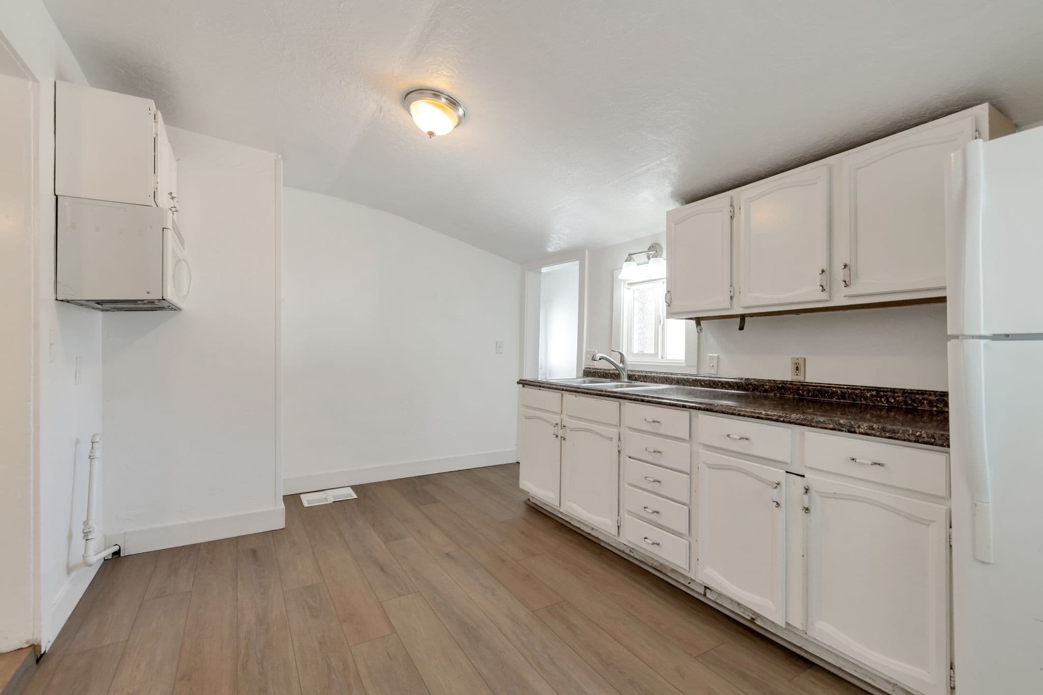 Magna House: 2962 S 8850 W