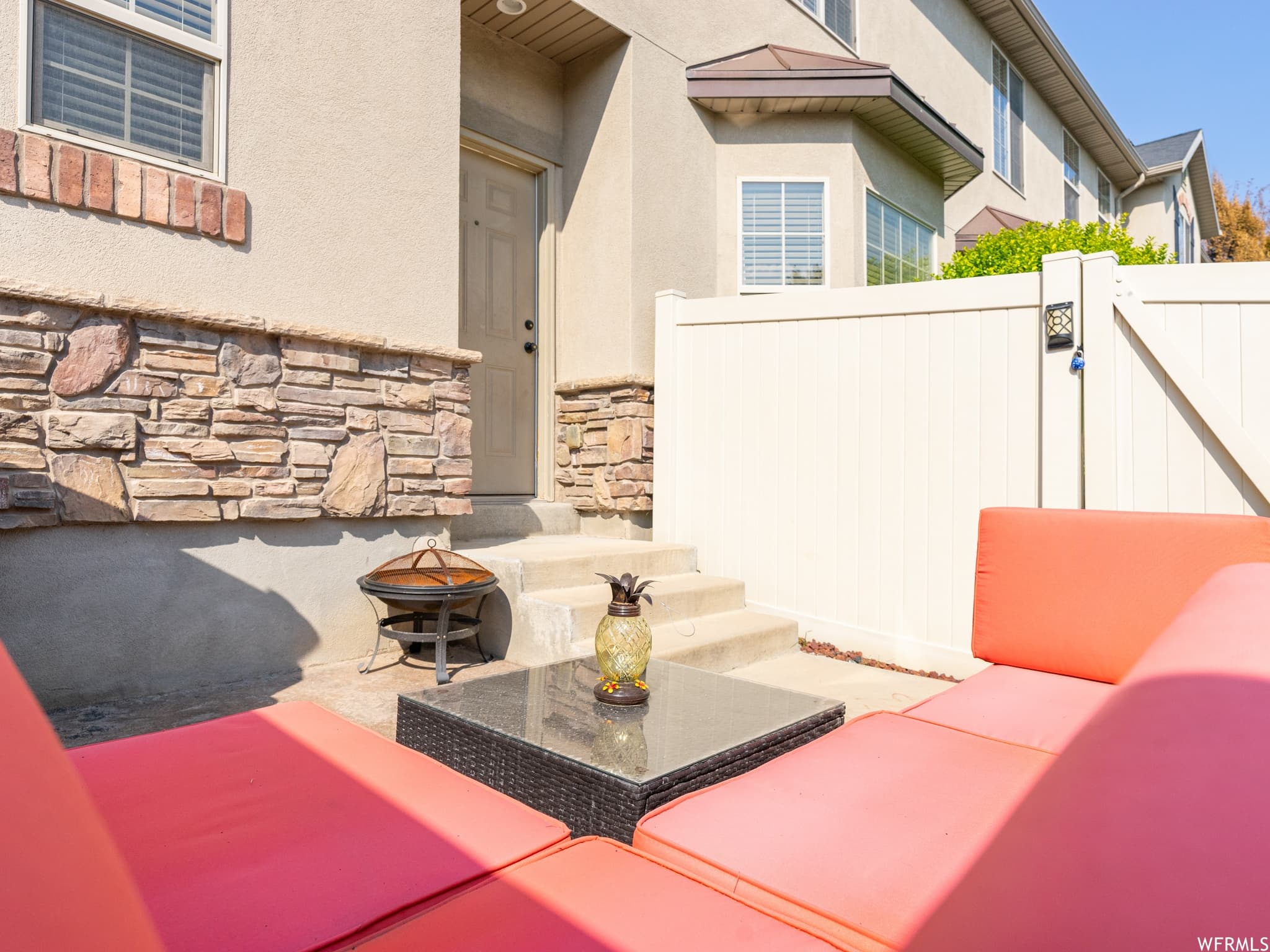 Riverton Townhome: 2409 W Adelaide Dr