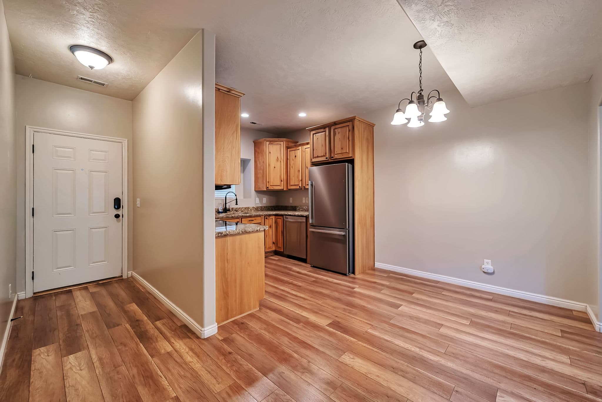 Riverton Townhome: 2409 W Adelaide Dr