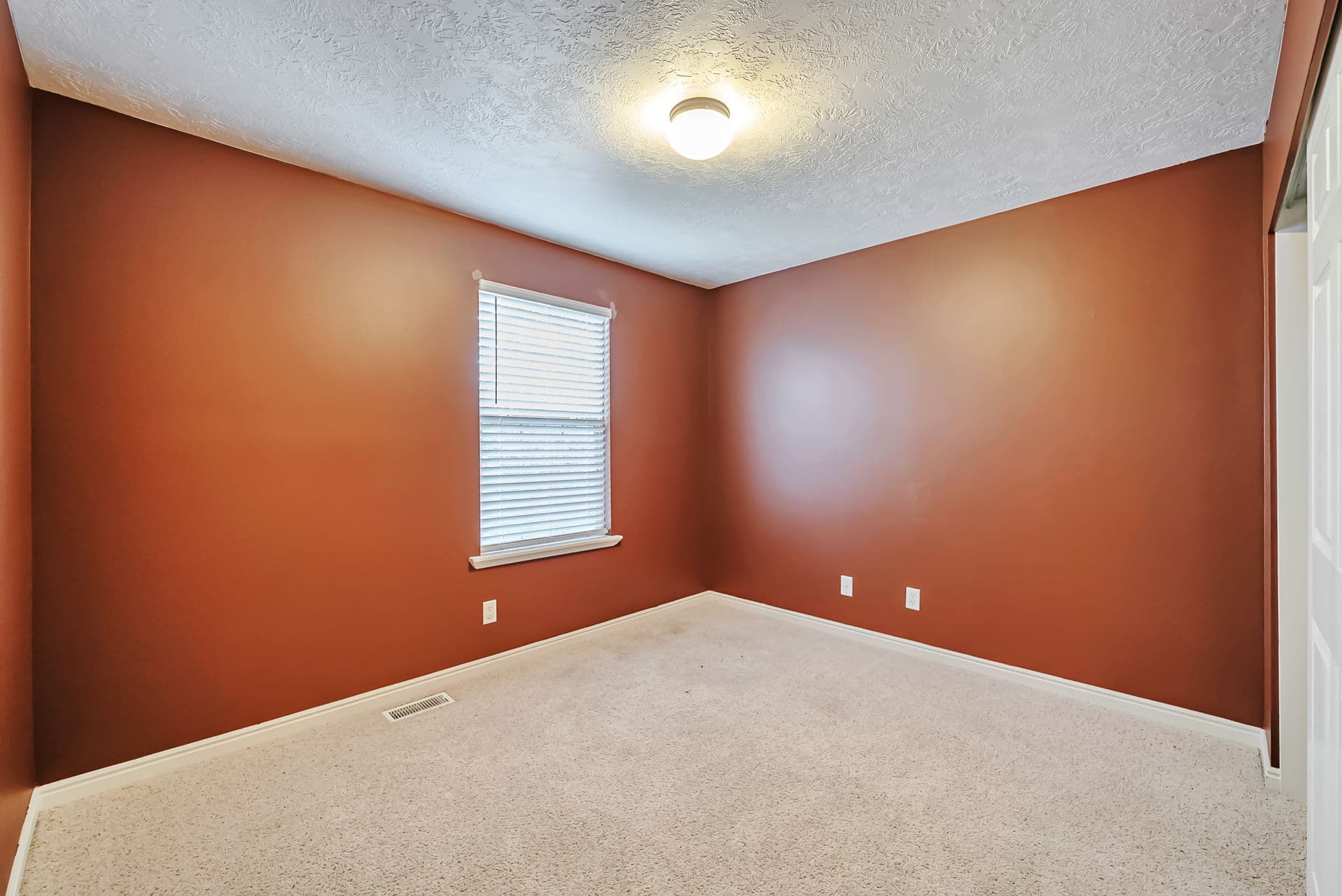 Riverton Townhome: 2409 W Adelaide Dr