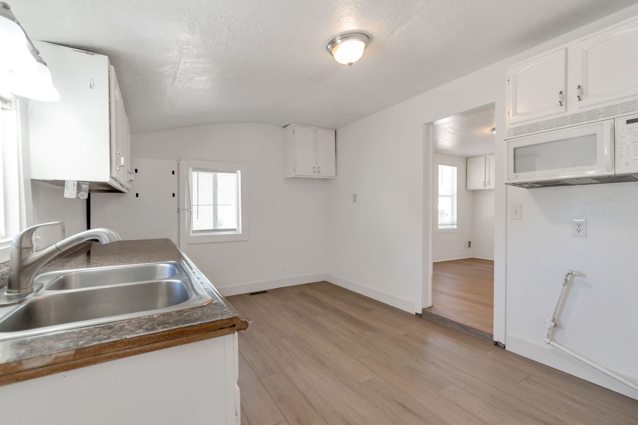 Magna House: 2962 S 8850 W