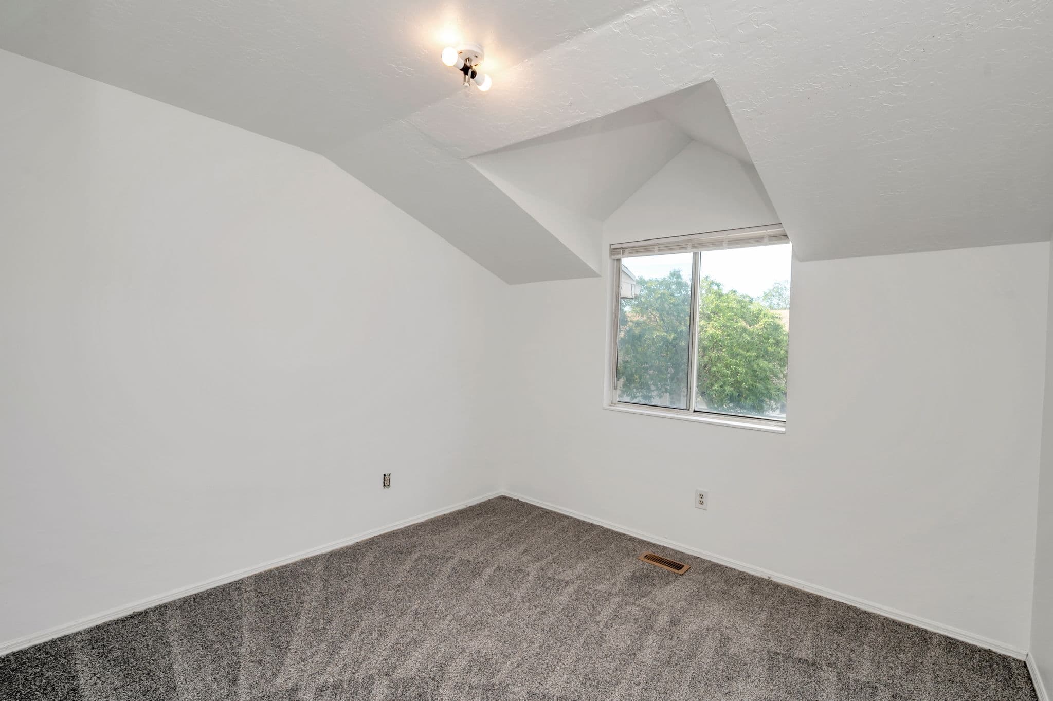 Salt Lake City Townhome: 558 N Redwood Rd
