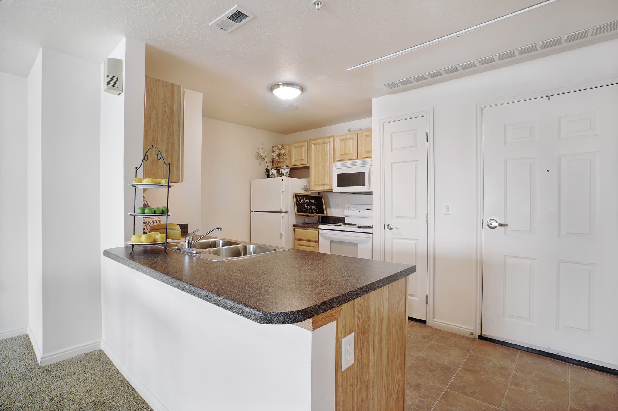 Bountiful Apartment: 1525 N Main St