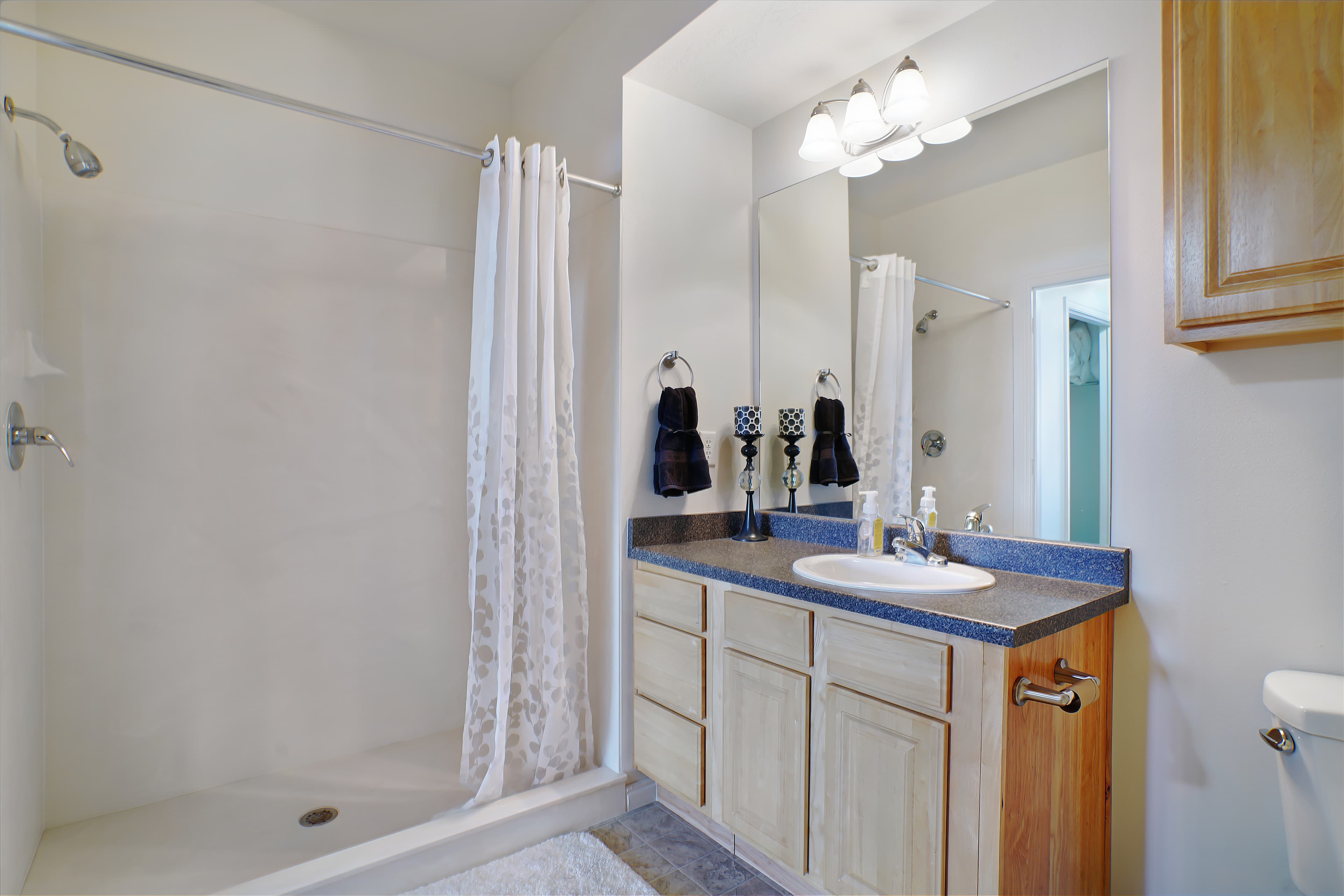 Bountiful Apartment: 1525 N Main St
