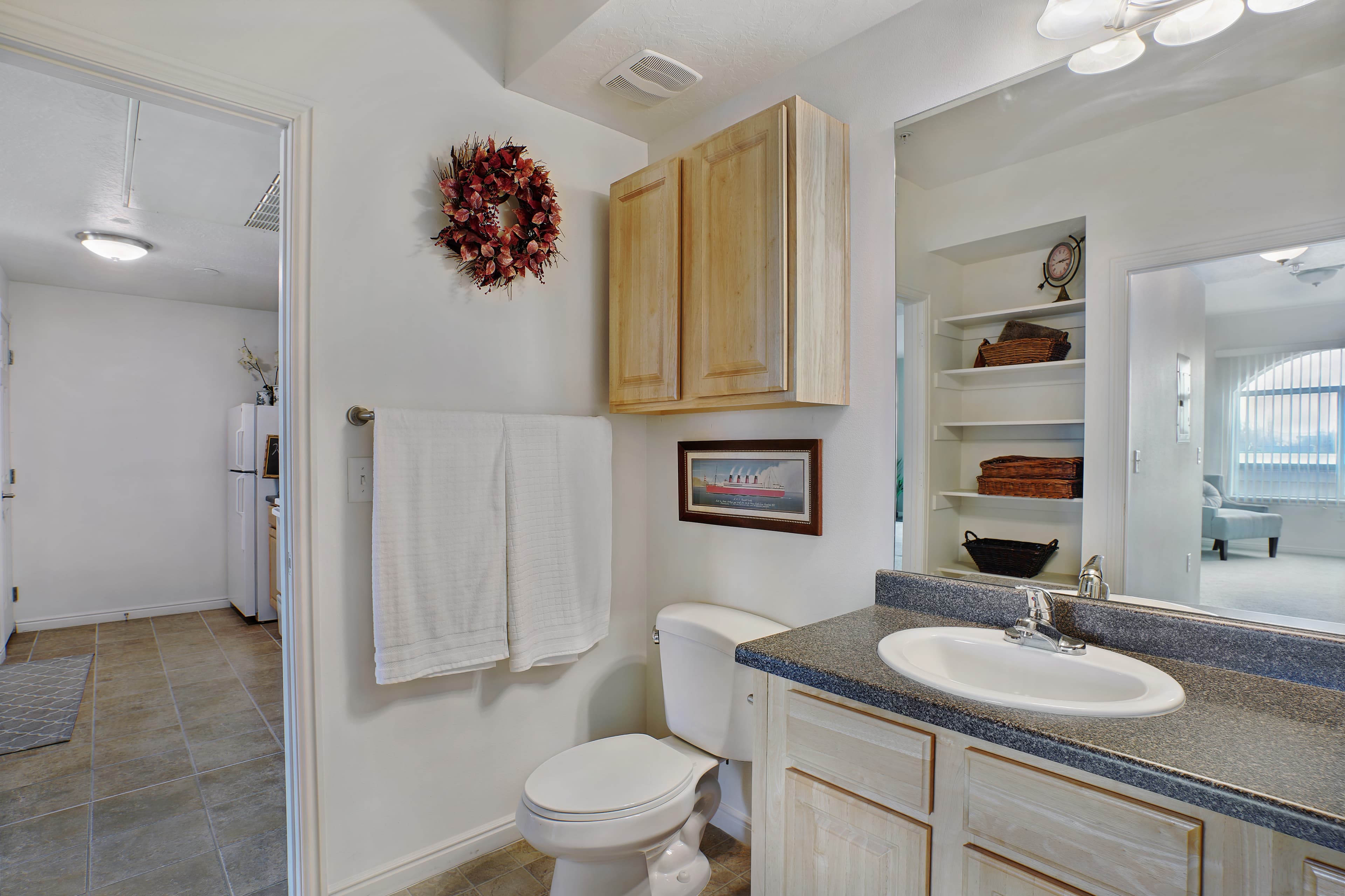 Bountiful Apartment: 1525 N Main St