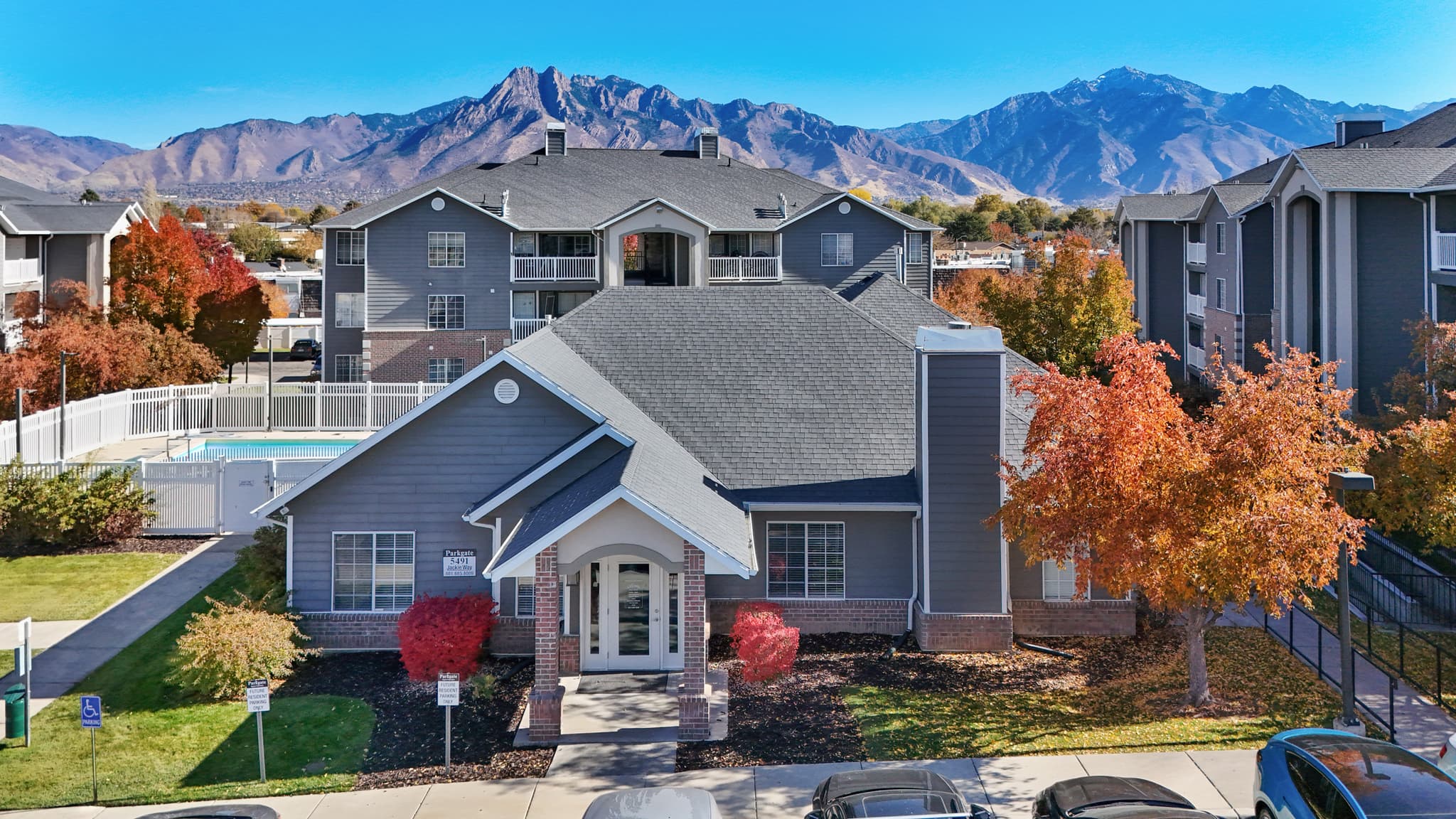 Murray Apartment: 5491 S Jackie Way