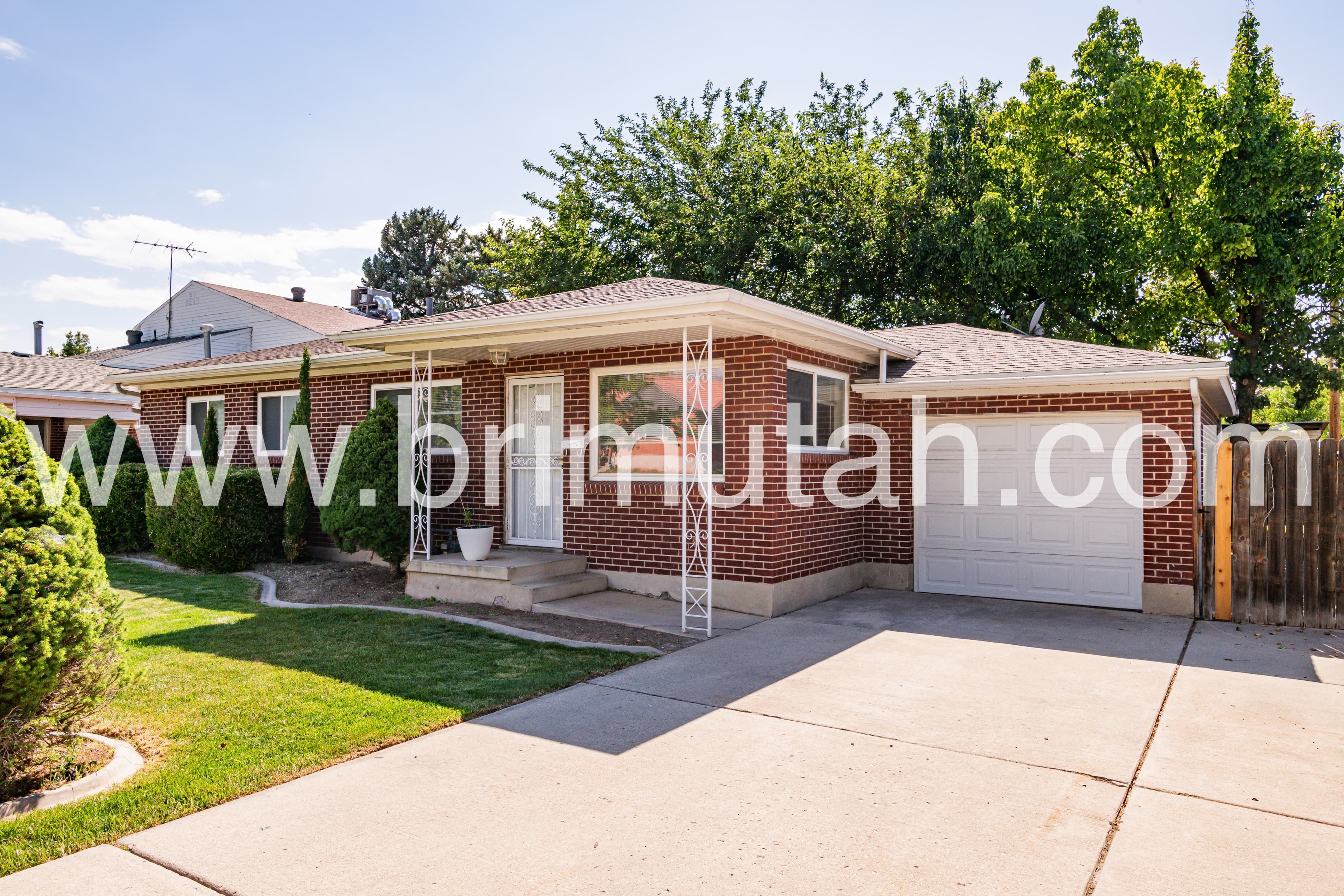 Salt Lake City House: 5856 S 157 W