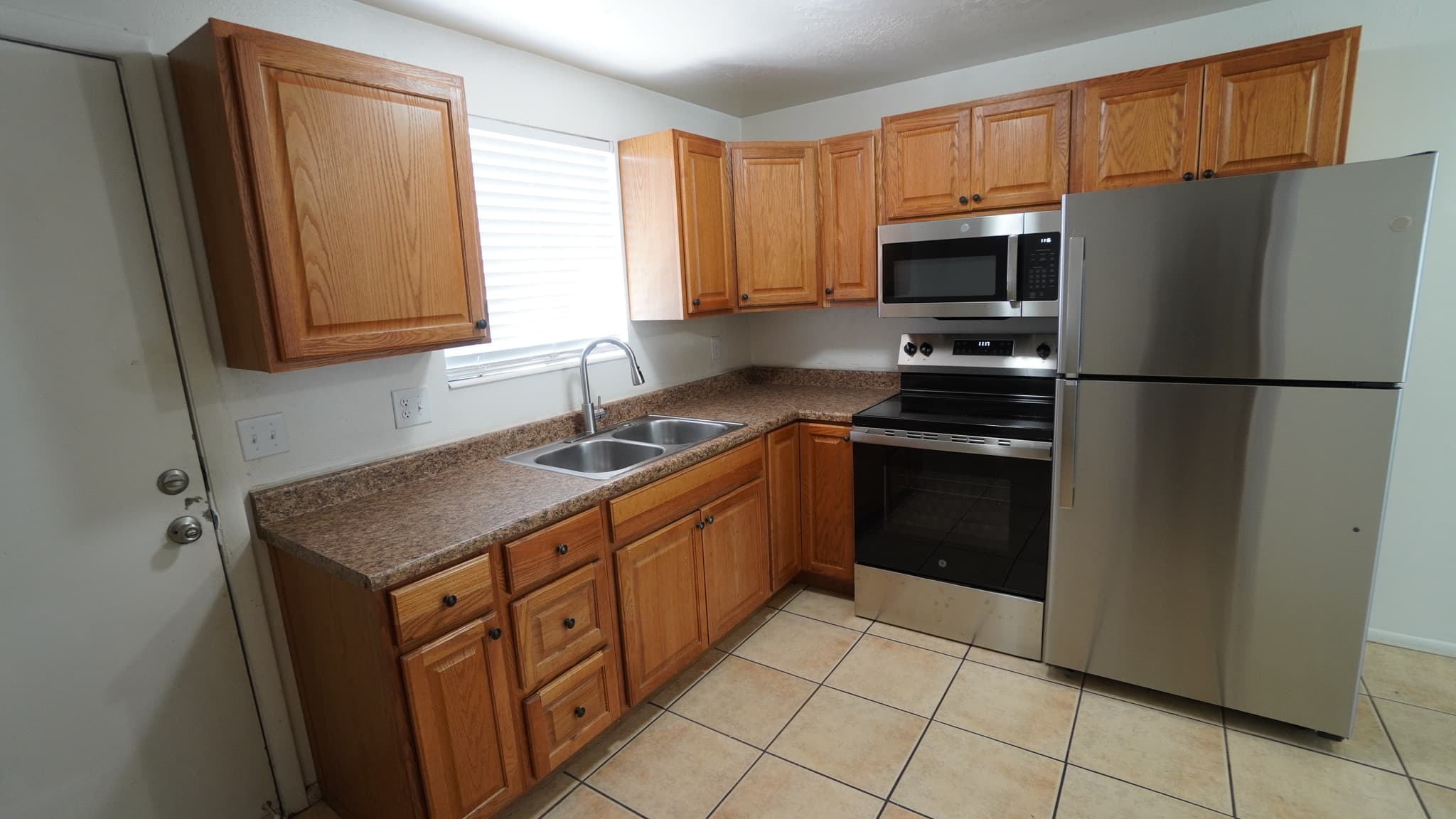 Layton Townhome: 1273 E Gordon Ave