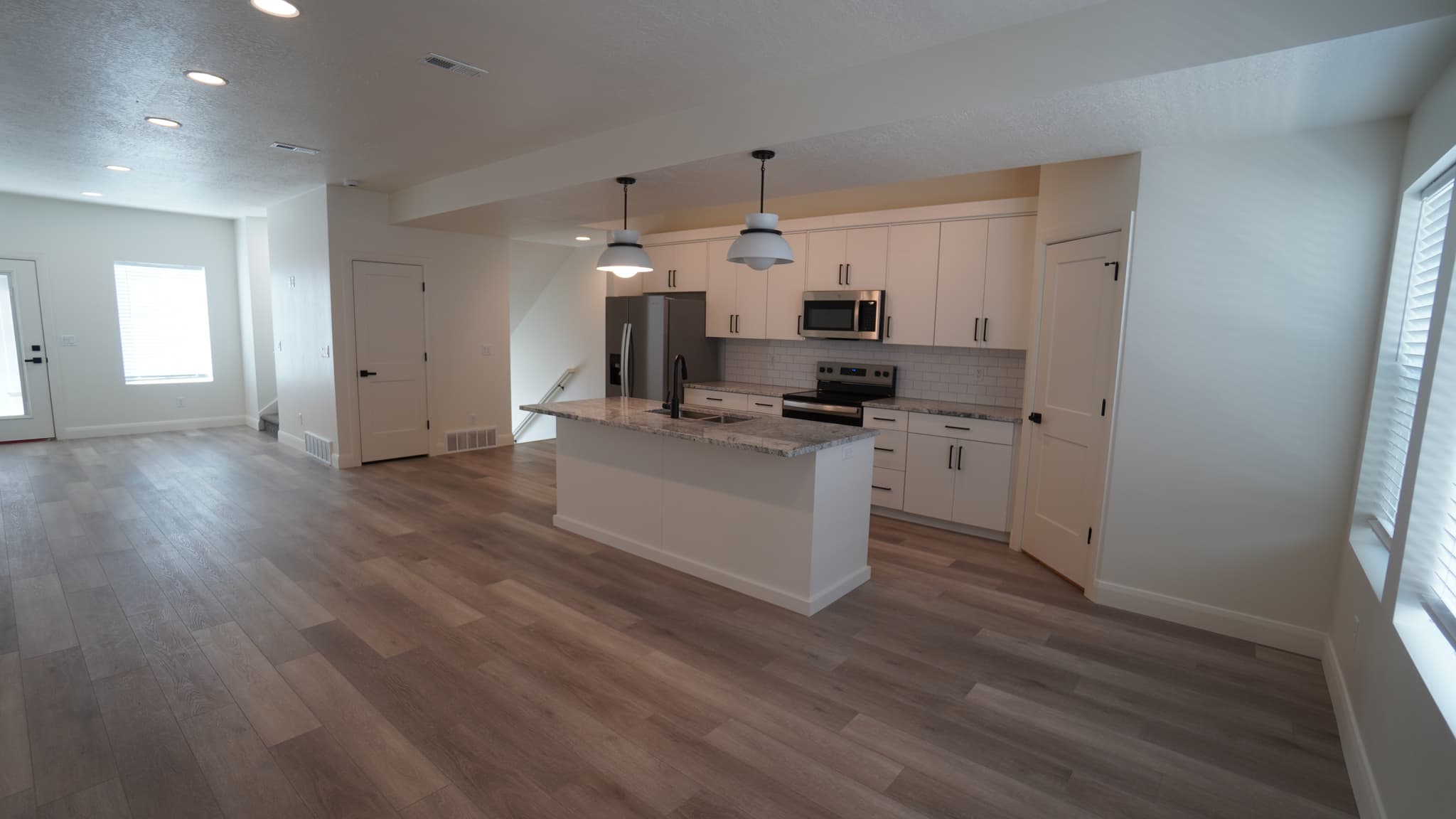 Perry Townhome: 2925 S Highway 89
