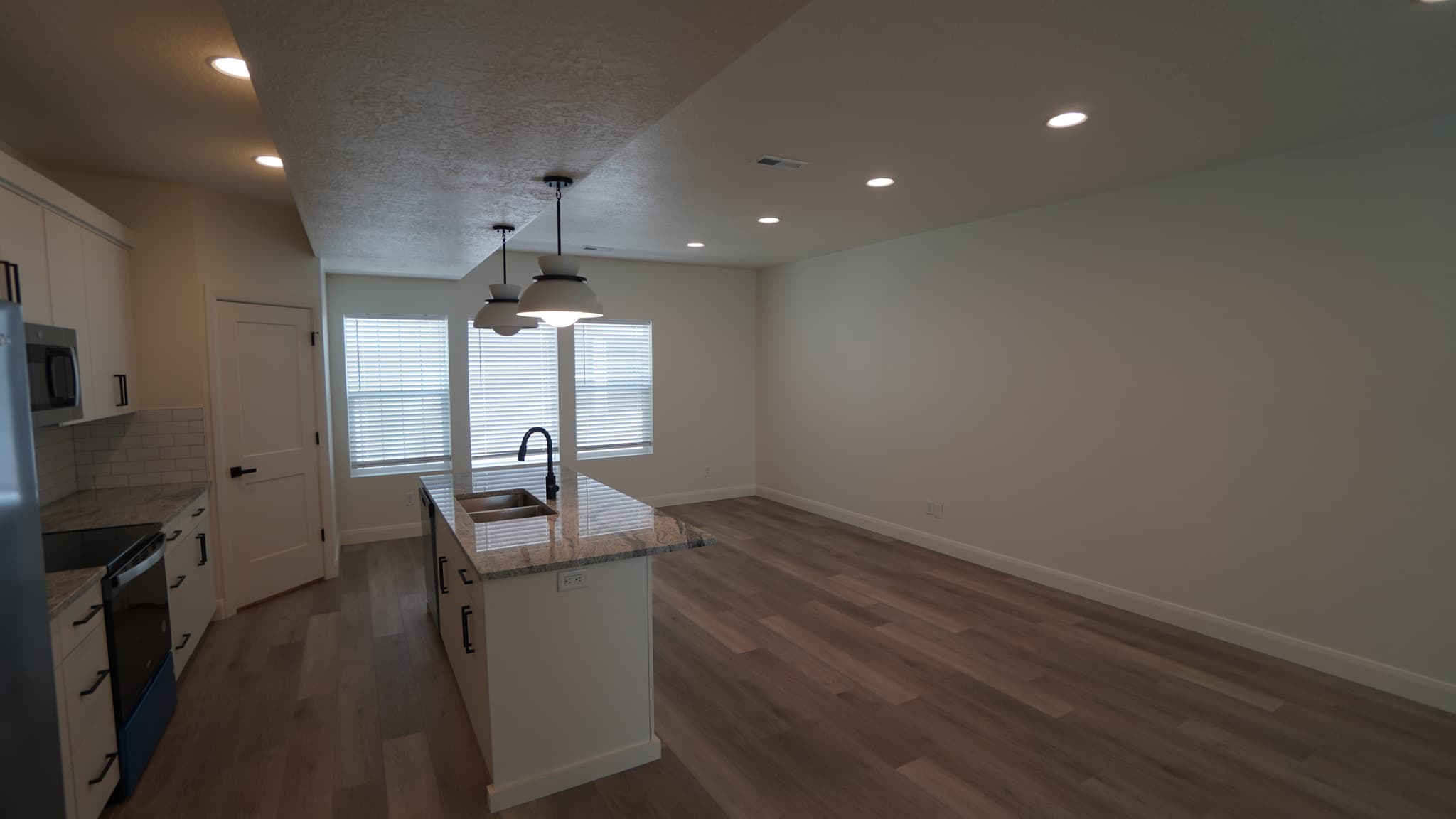 Perry Townhome: 2925 S Highway 89