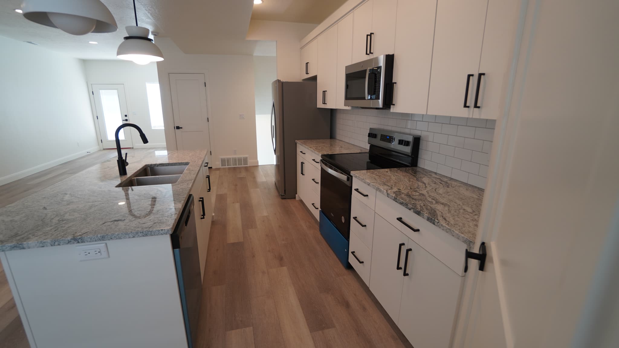 Perry Townhome: 2925 S Highway 89