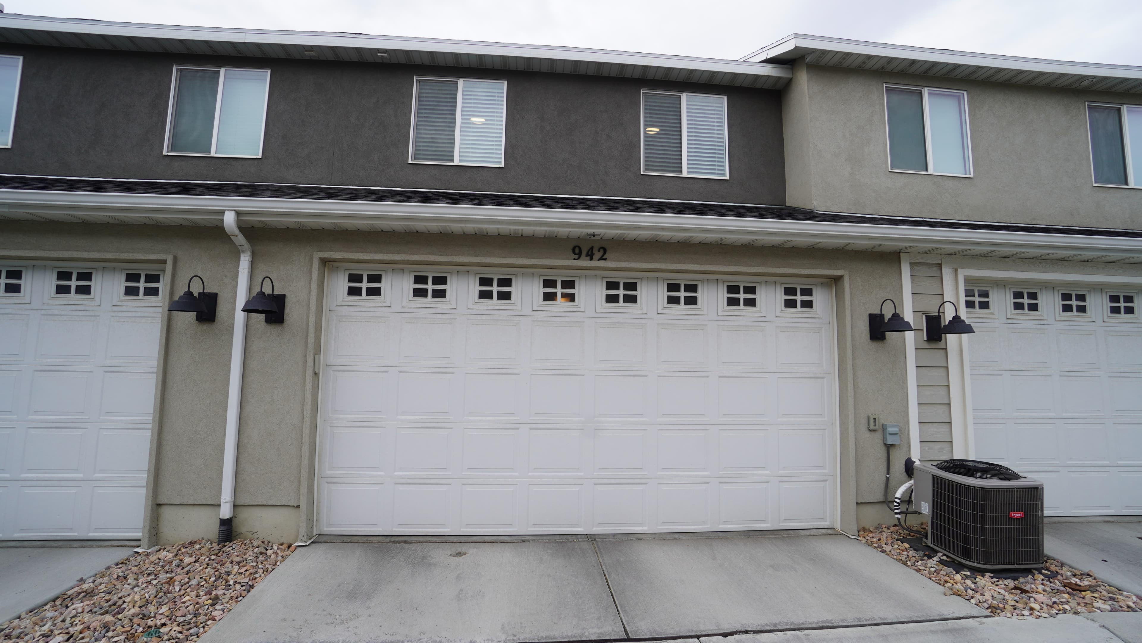 Layton Townhome: 942 E Thunderbolt Ct