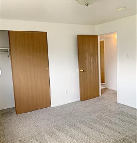 Orem Townhome: 861 N Main St